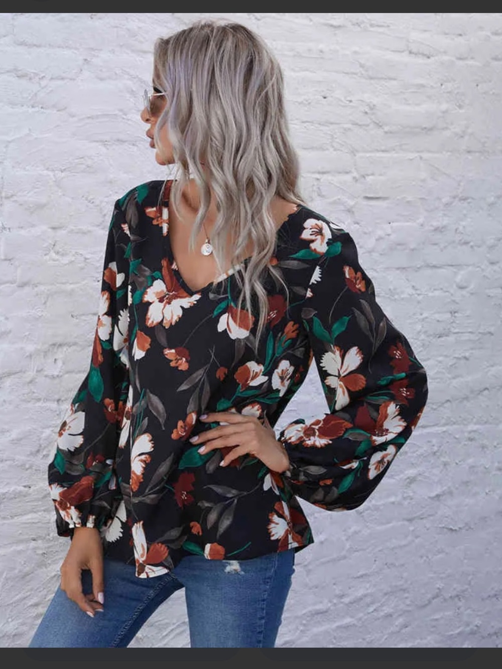 JODIFL Black Floral V-Neck Long-Sleeve Blouse
Size S